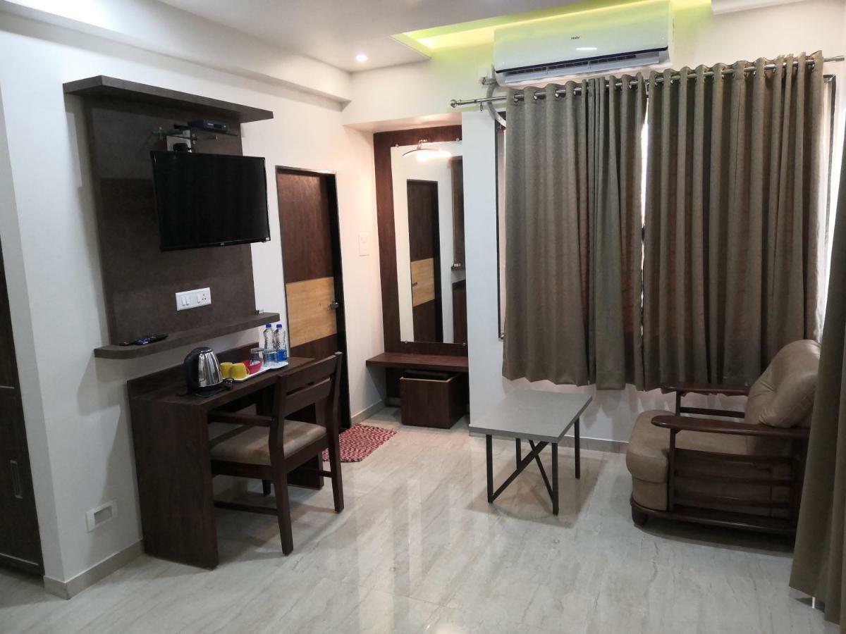 D' Manor Service Apartment Belgaum Esterno foto